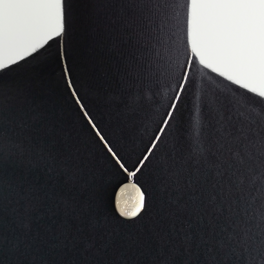 Locket Pendant Necklace